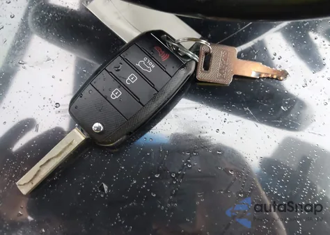 2016 Kia Sorento 2.4L Lx z USA, uszkodzony, nr VIN 5XYPGDA34GG165127